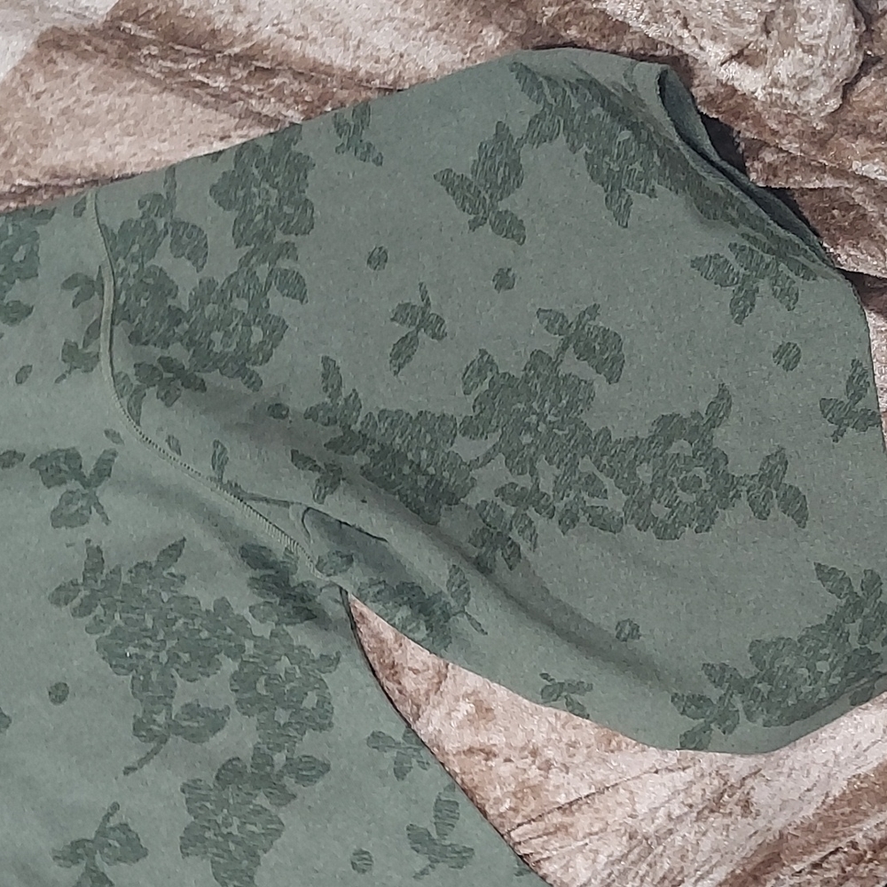 New Women's 1x Green top - Picture 5 of 5